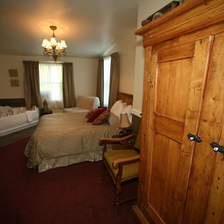 Auberge De La Tour Du Lac Sainte-Agathe-des-Monts Zewnętrze zdjęcie