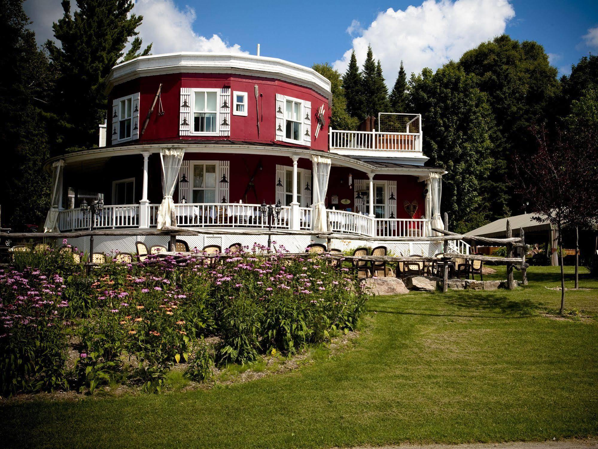Auberge De La Tour Du Lac Sainte-Agathe-des-Monts Zewnętrze zdjęcie
