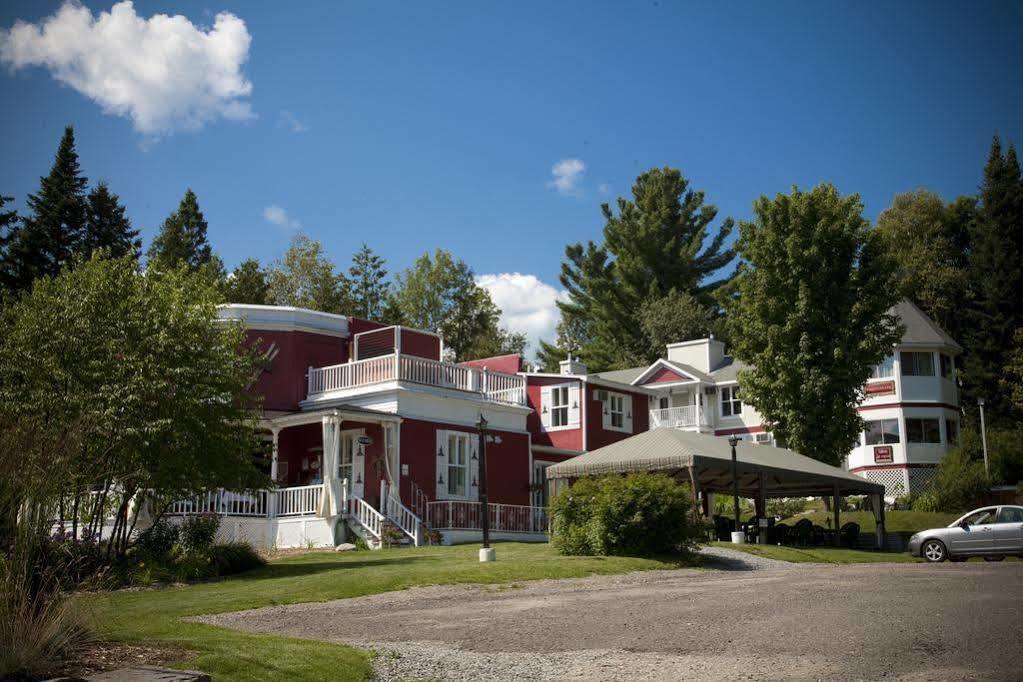 Auberge De La Tour Du Lac Sainte-Agathe-des-Monts Zewnętrze zdjęcie